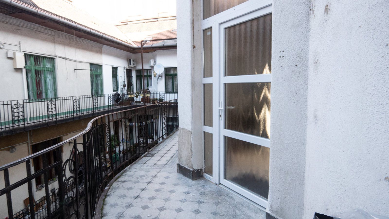 Coursive sur cour