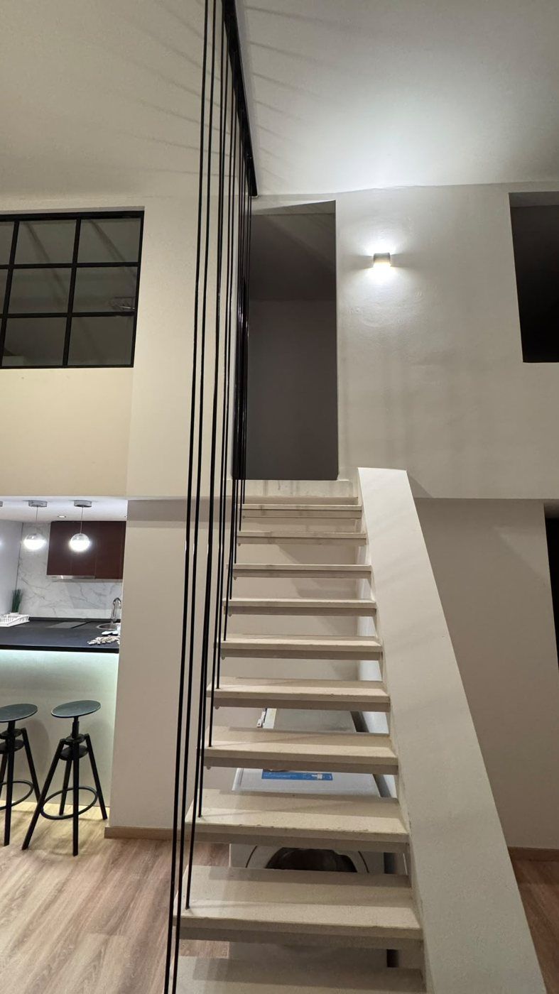 Escalier vers la mezzanine